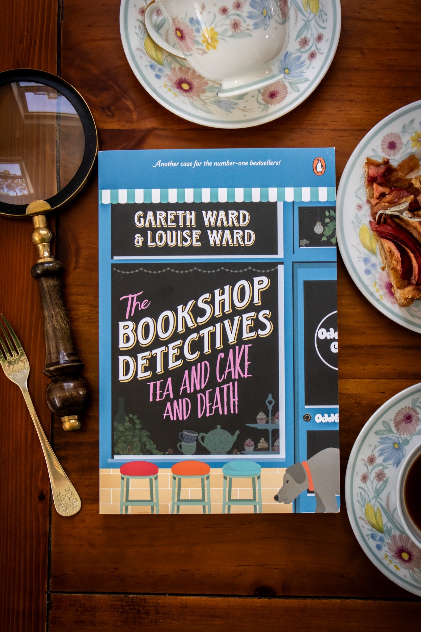 Bookshop Detectives 2: Tea and Cake and Death