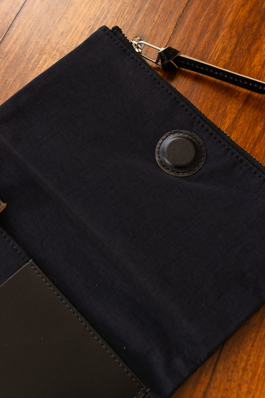Original A6 Cover - Tragen: Black