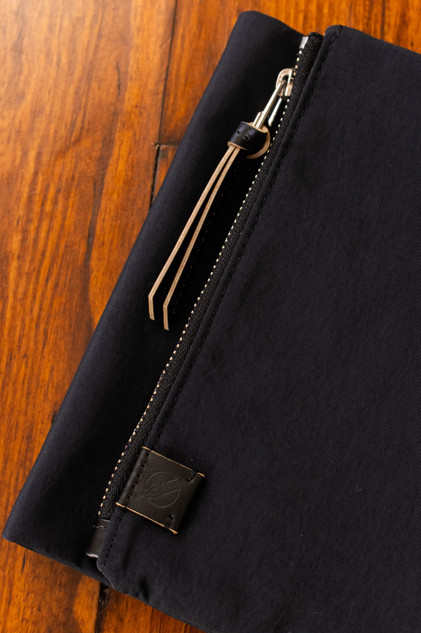 Original A6 Cover - Tragen: Black