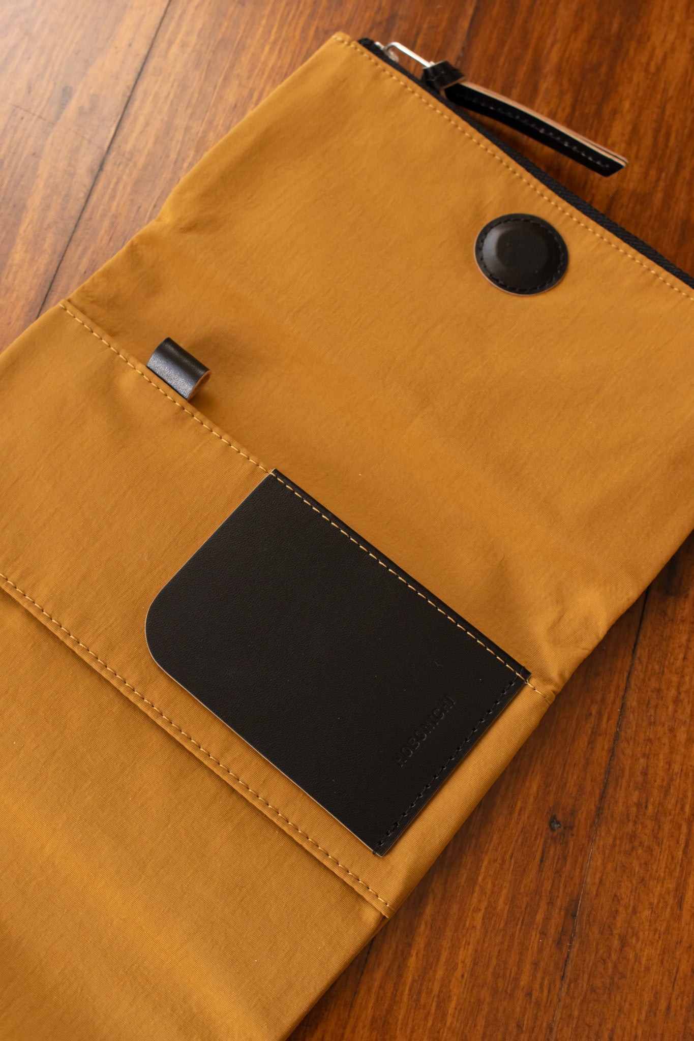 Original A6 Cover - Tragen: Mustard