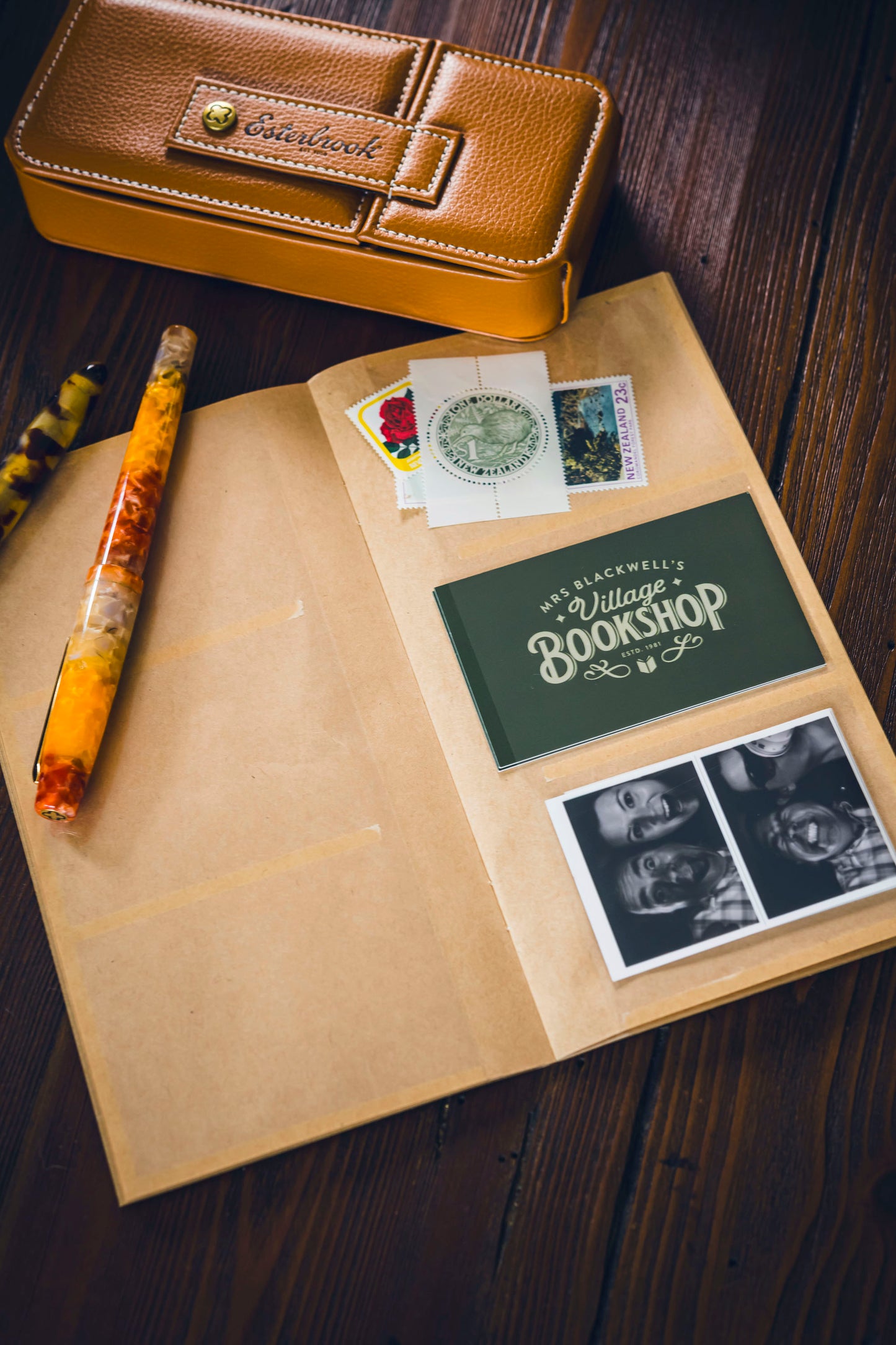 028 TRAVELER'S Card File Holder