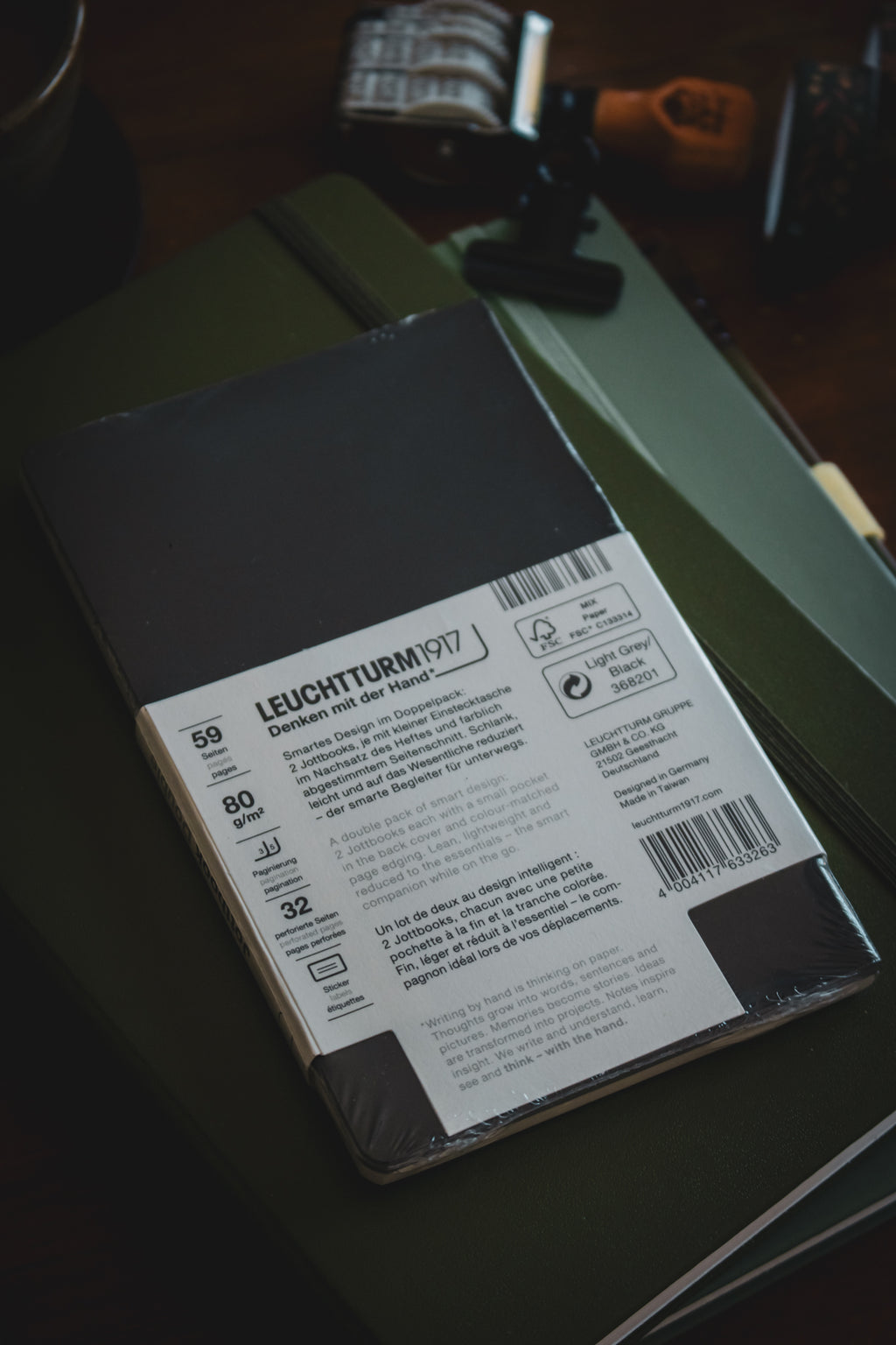 Jotbook Plain - Light Grey & Black