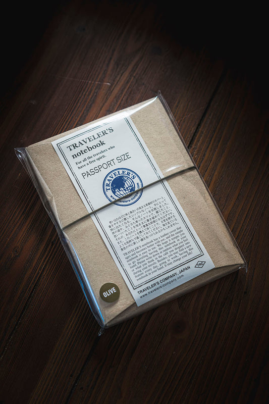 TRAVELER'S Leather Cover - Olive (Passport)