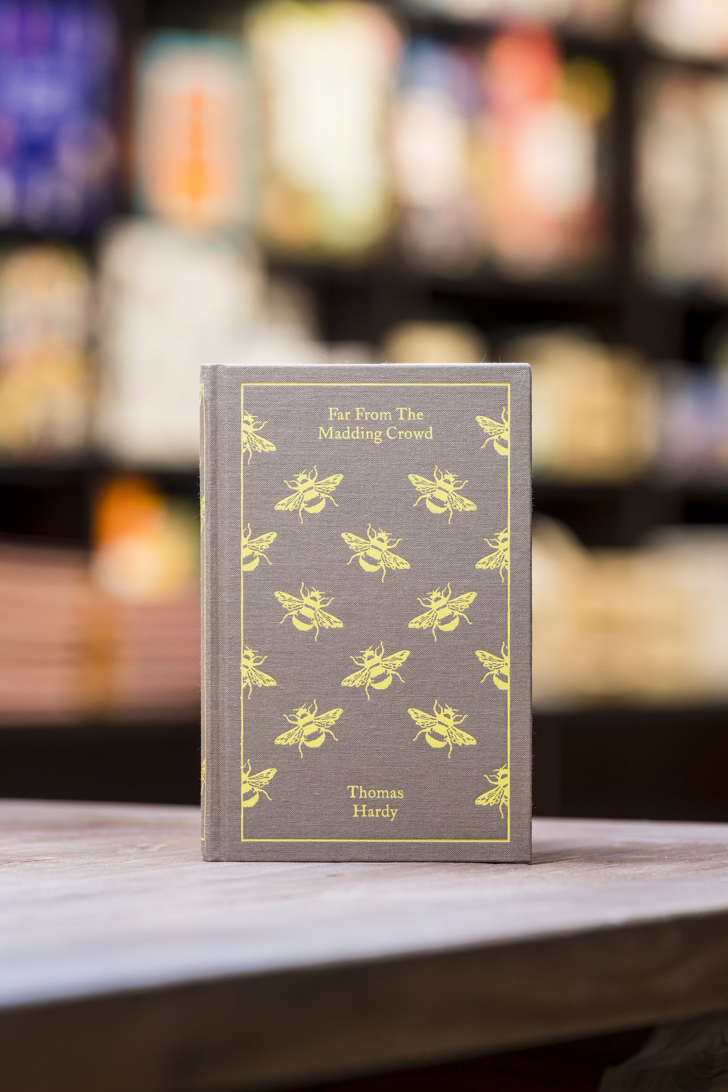 Far from the Madding Crowd (Clothbound)