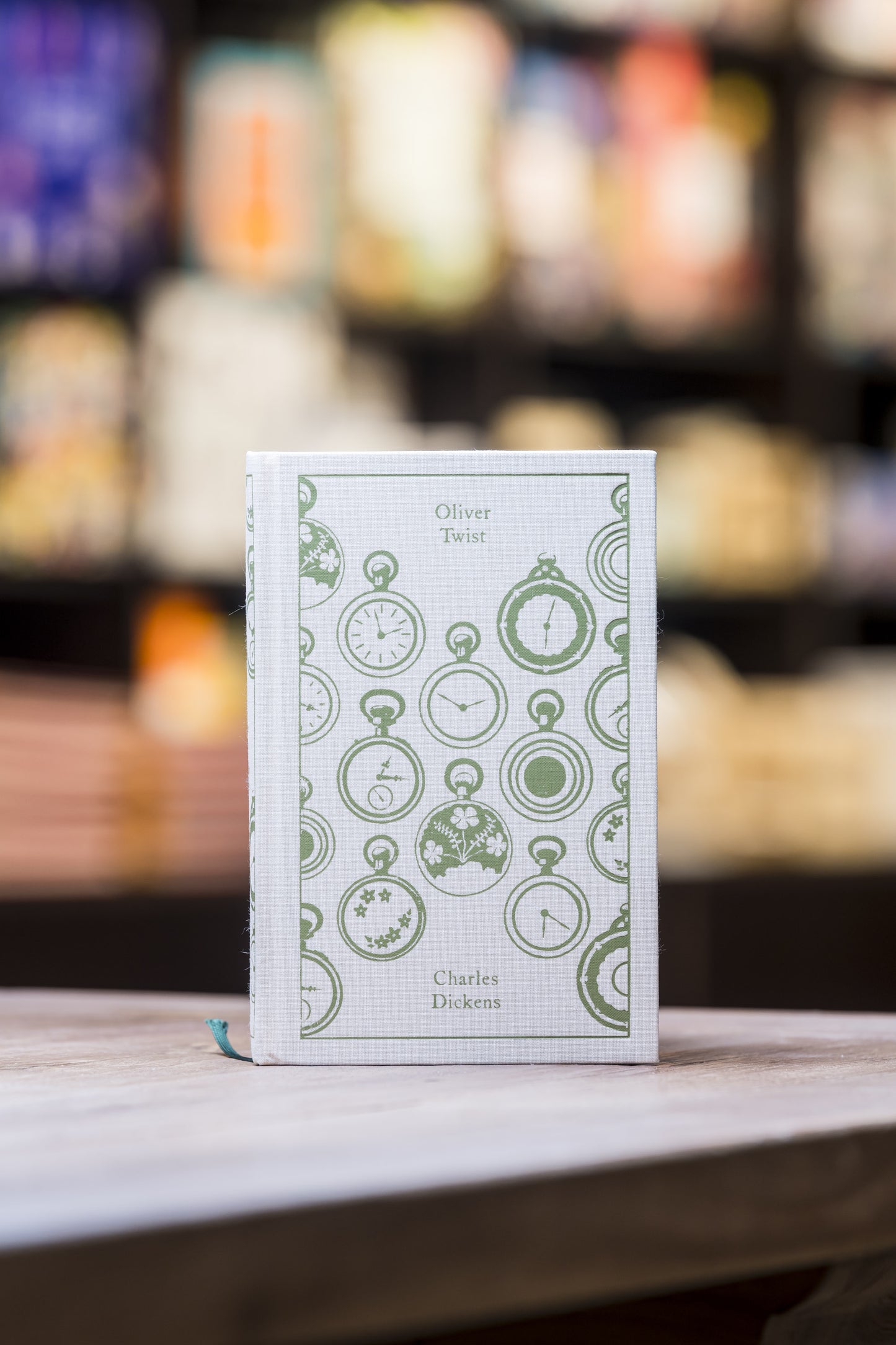 Oliver Twist (Clothbound)