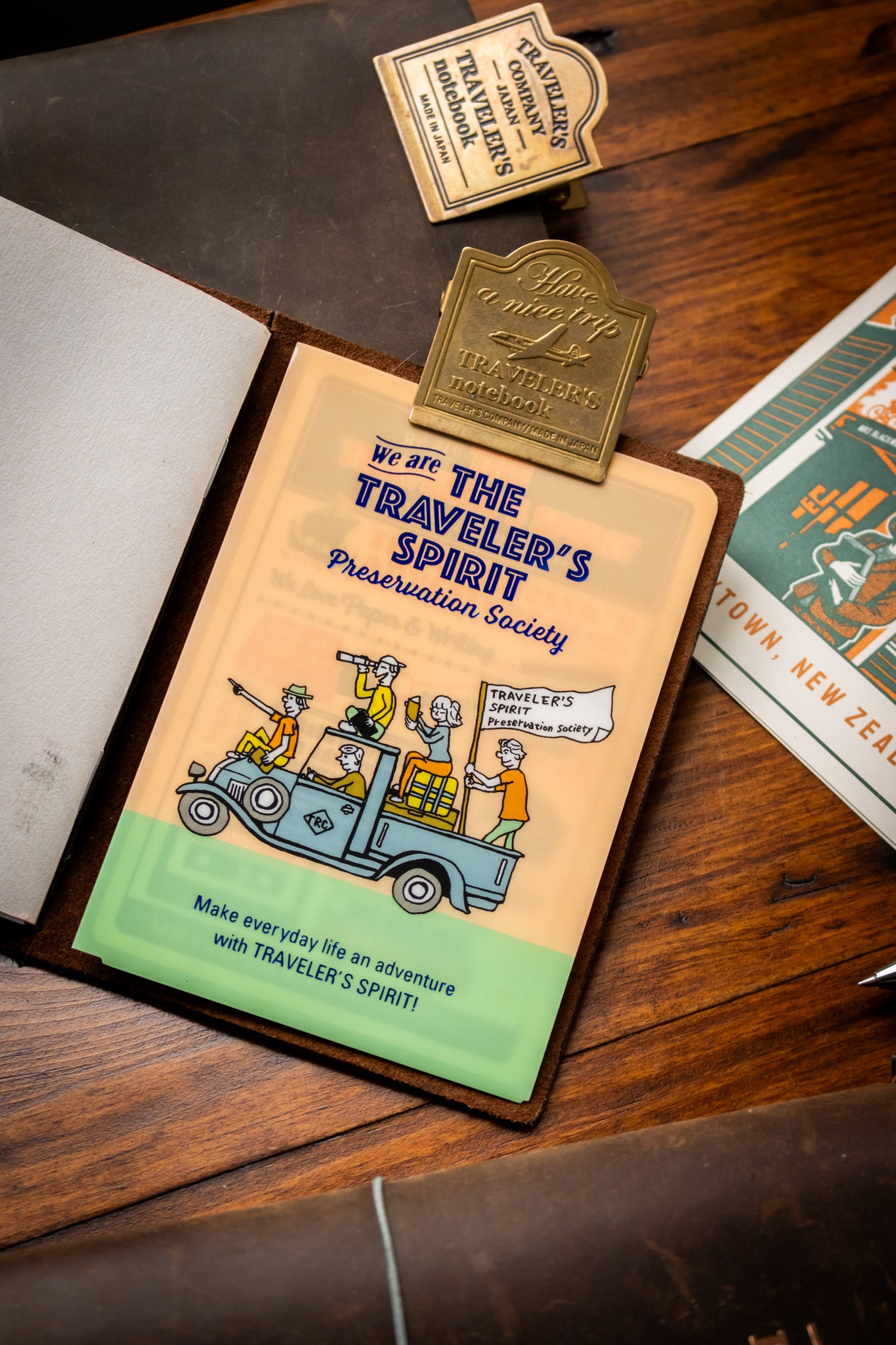 TRAVELER'S 2026 Clear Folder (Passport)