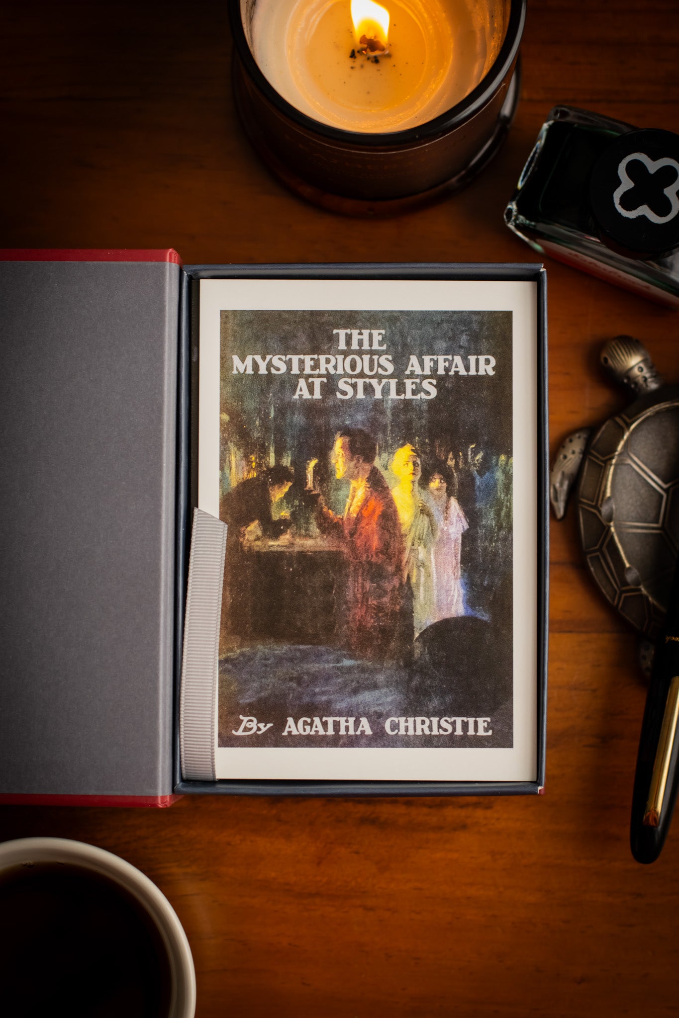 Agatha Christie Classic Book Covers: 100 Postcards