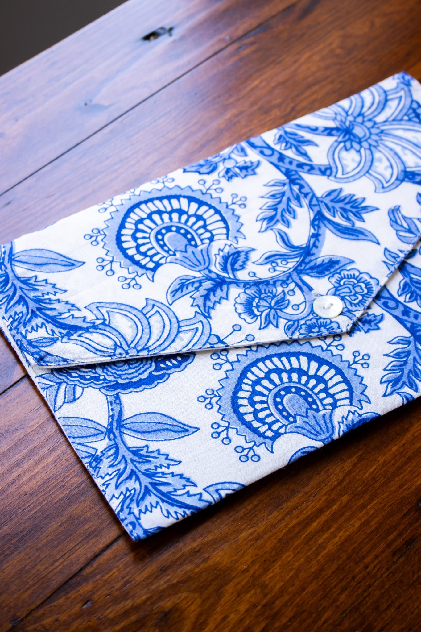 Book Envelope - Azure & White Floral