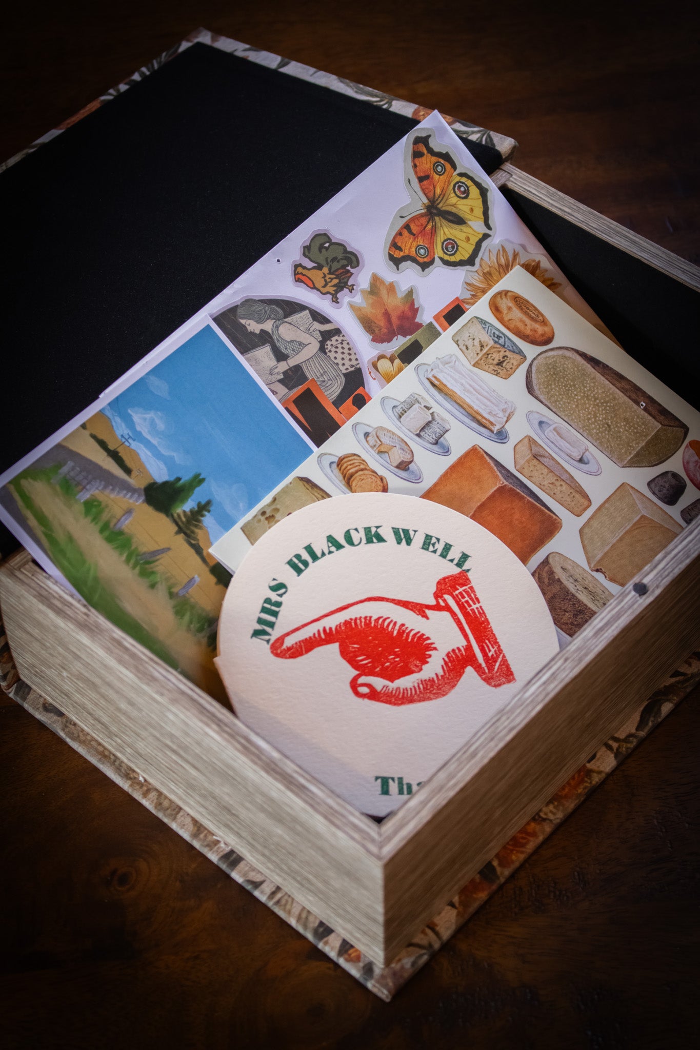 Magnetic Book Box - Large Floral