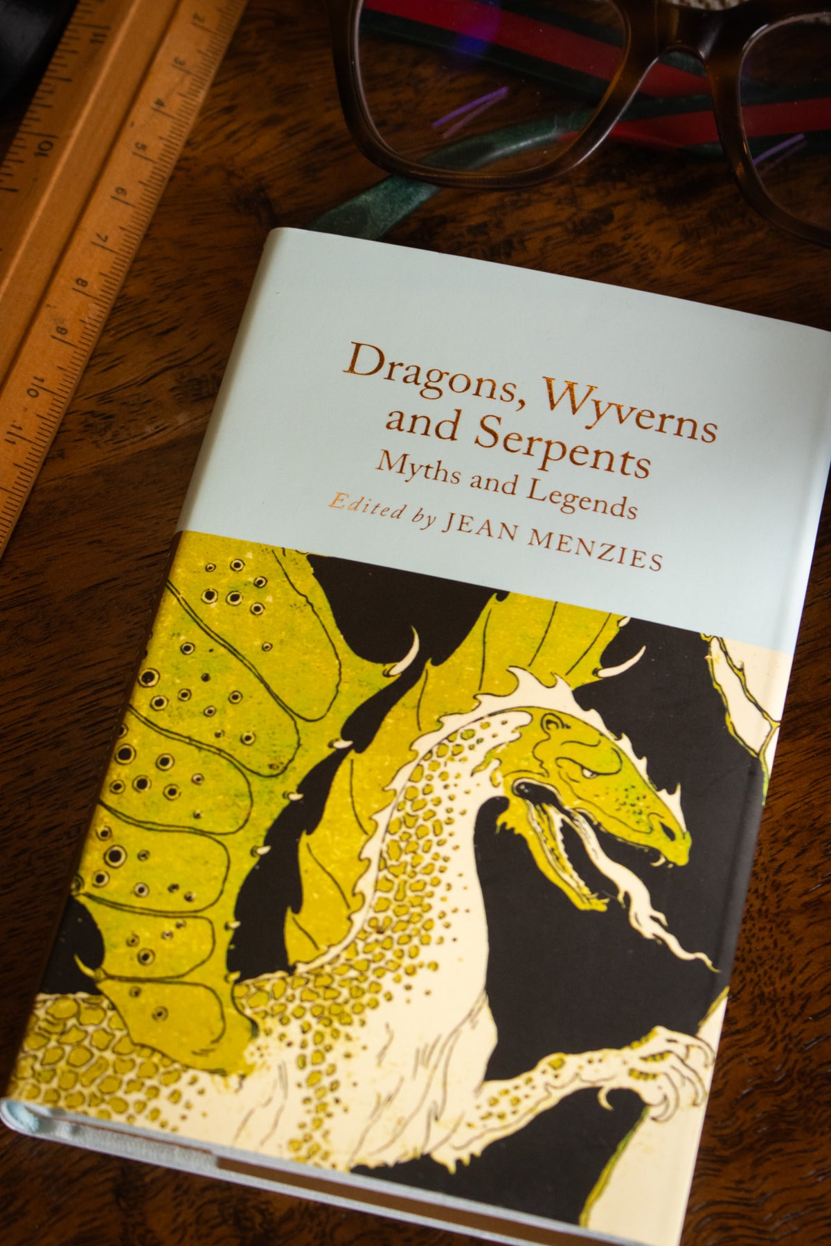 Dragons, Wyverns and Serpents: Myths and Legends (Collector's Library)