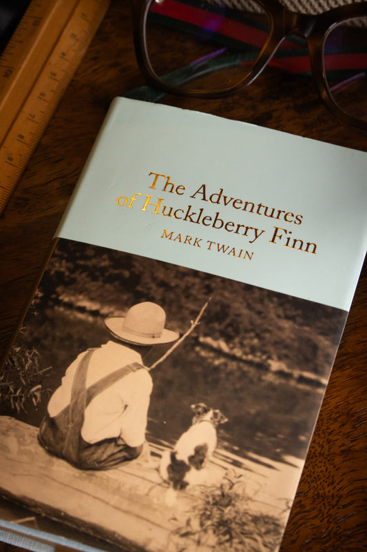 Adventures of Huckleberry Finn, The (Collector's Library)