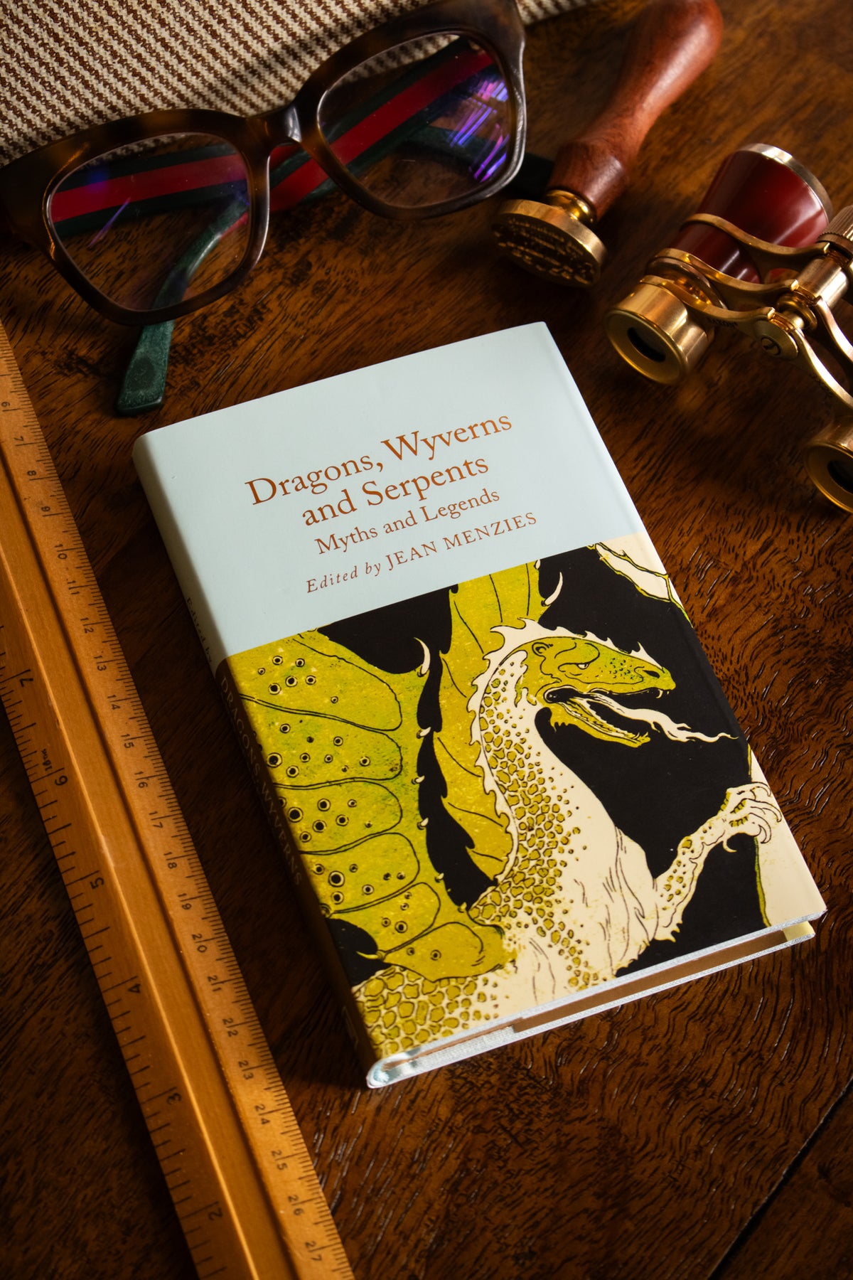 Dragons, Wyverns and Serpents: Myths and Legends (Collector's Library)