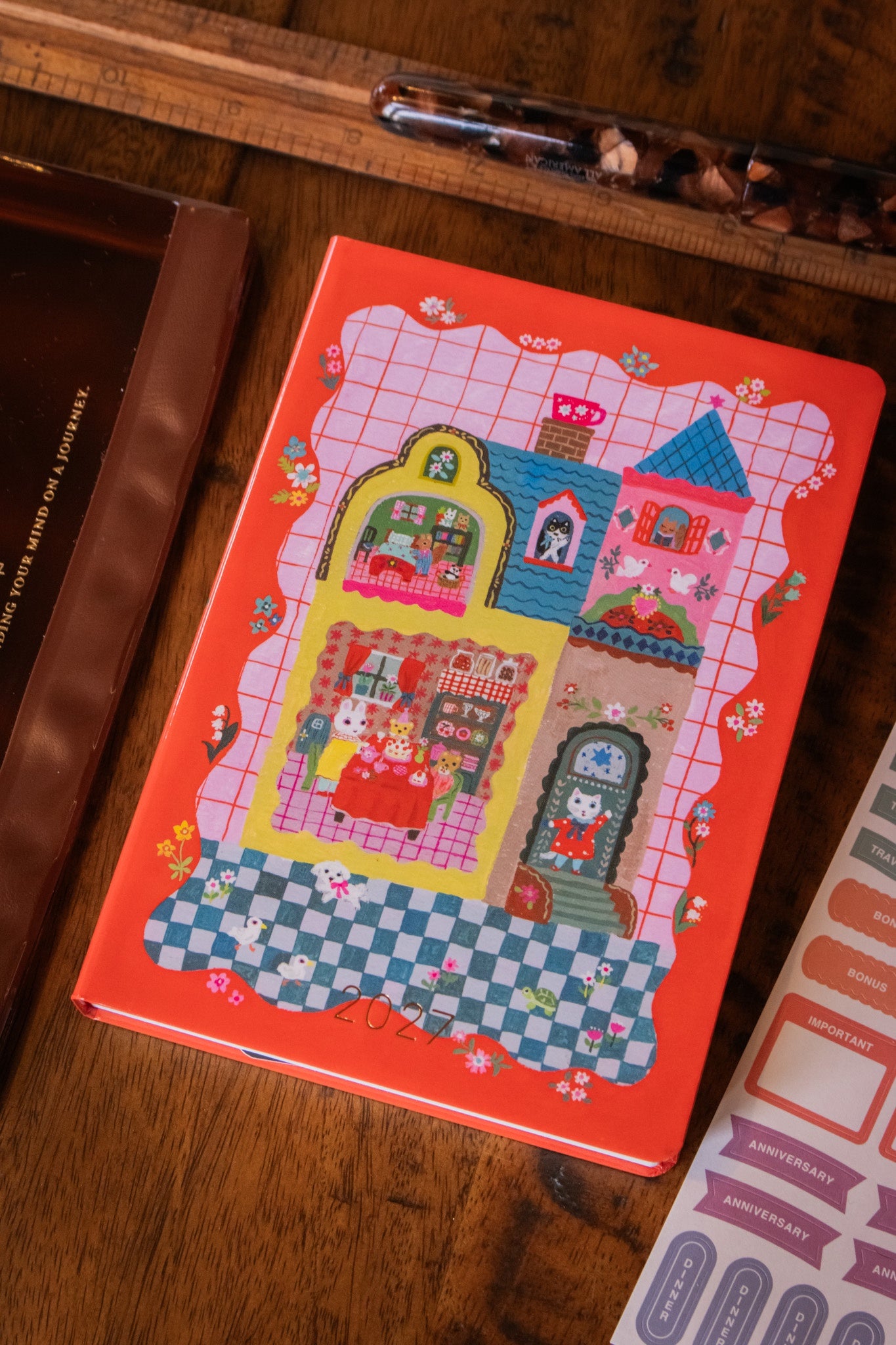 HON A6 - Yumi Kitagishi: White Cat and Rabbit’s Tea Room