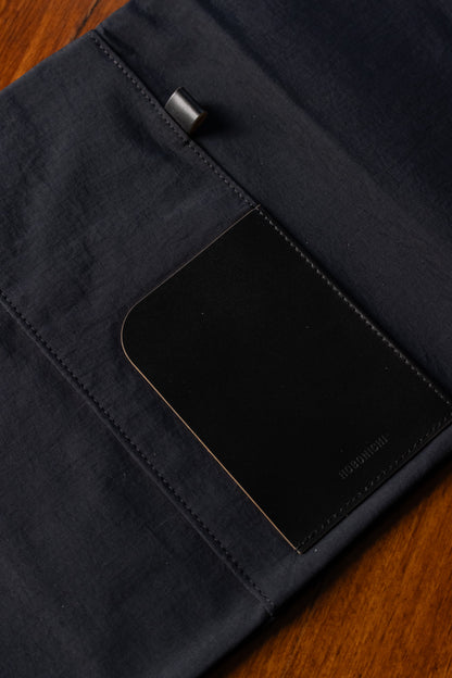 Cousin A5 Cover - Tragen: Black