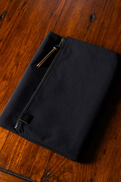 Cousin A5 Cover - Tragen: Black