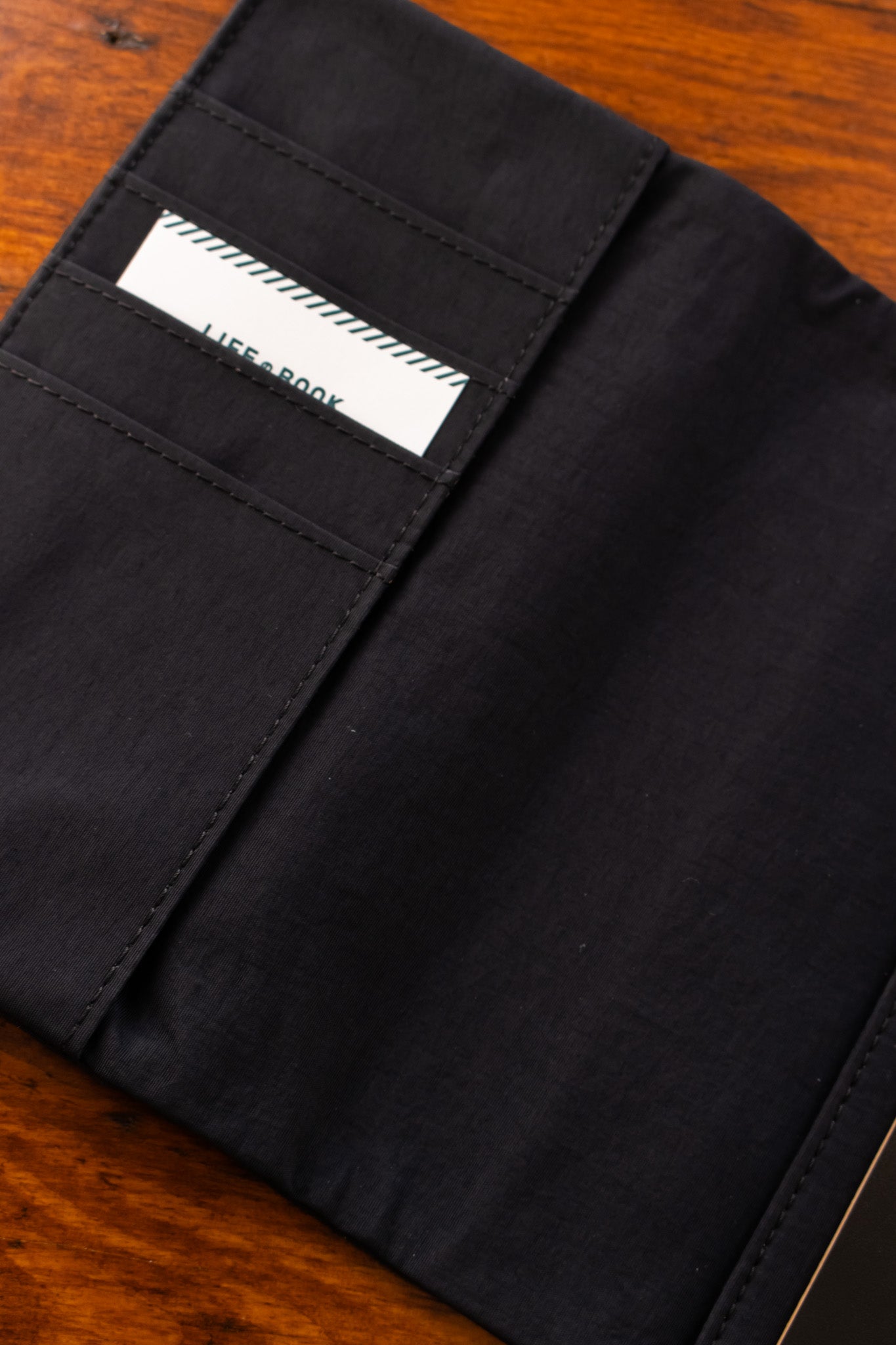 Original A6 Cover - Tragen: Black