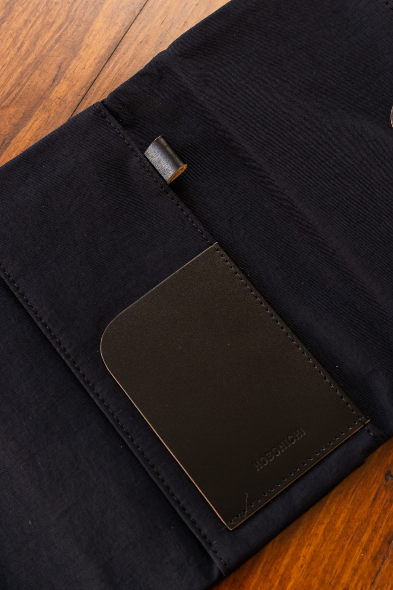 Original A6 Cover - Tragen: Black