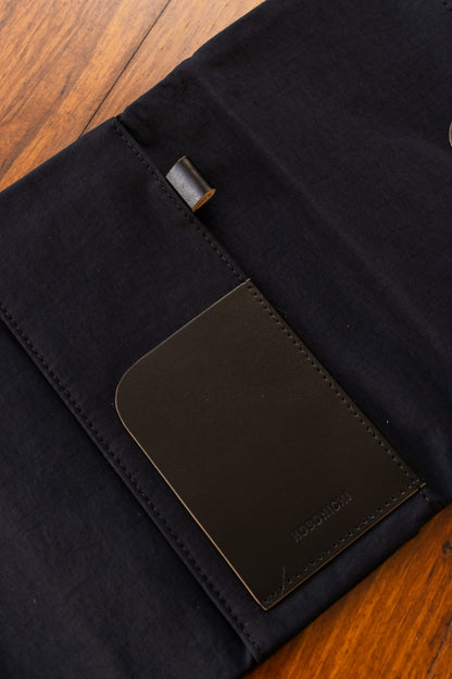 Original A6 Cover - Tragen: Black