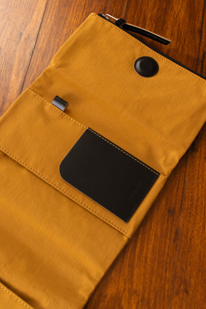 Original A6 Cover - Tragen: Mustard