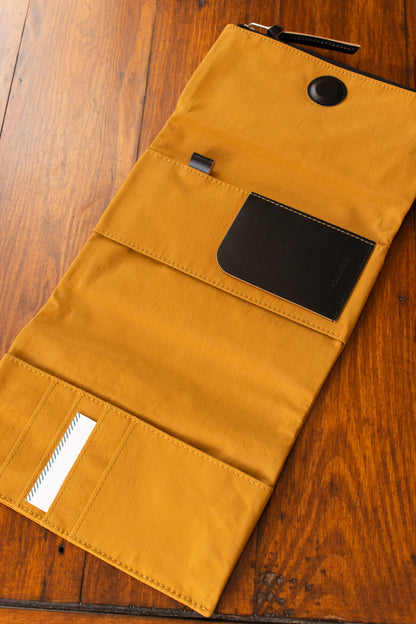 Original A6 Cover - Tragen: Mustard