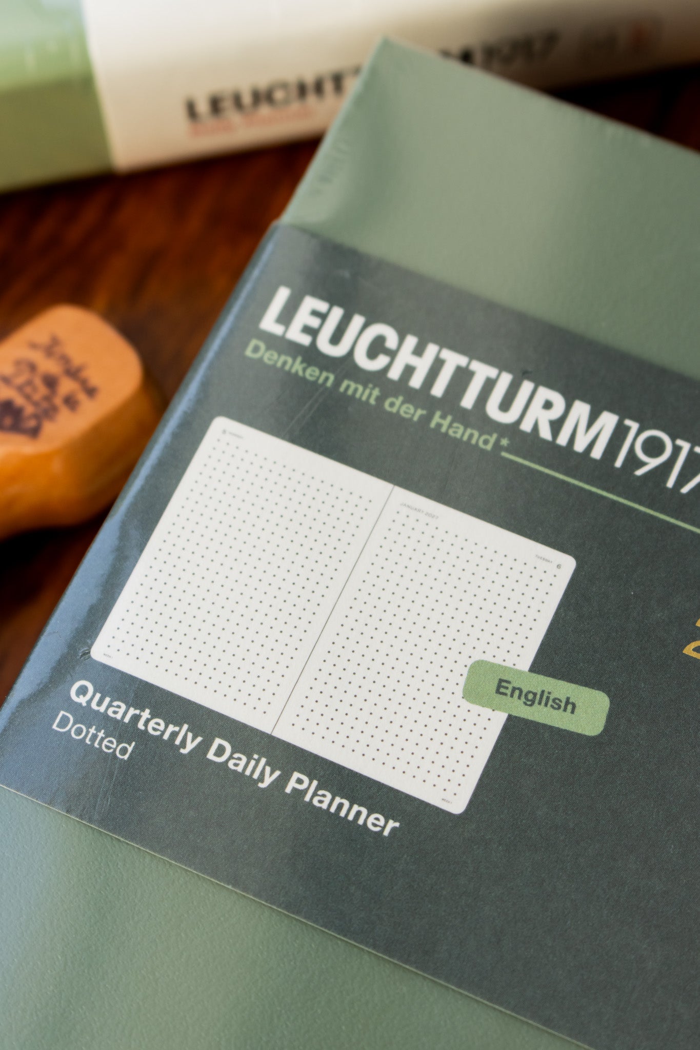 2027 Quarterly Daily Planner - Green