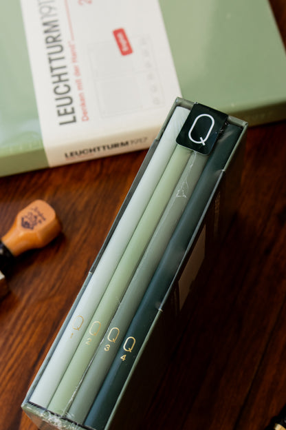 2027 Quarterly Daily Planner - Green