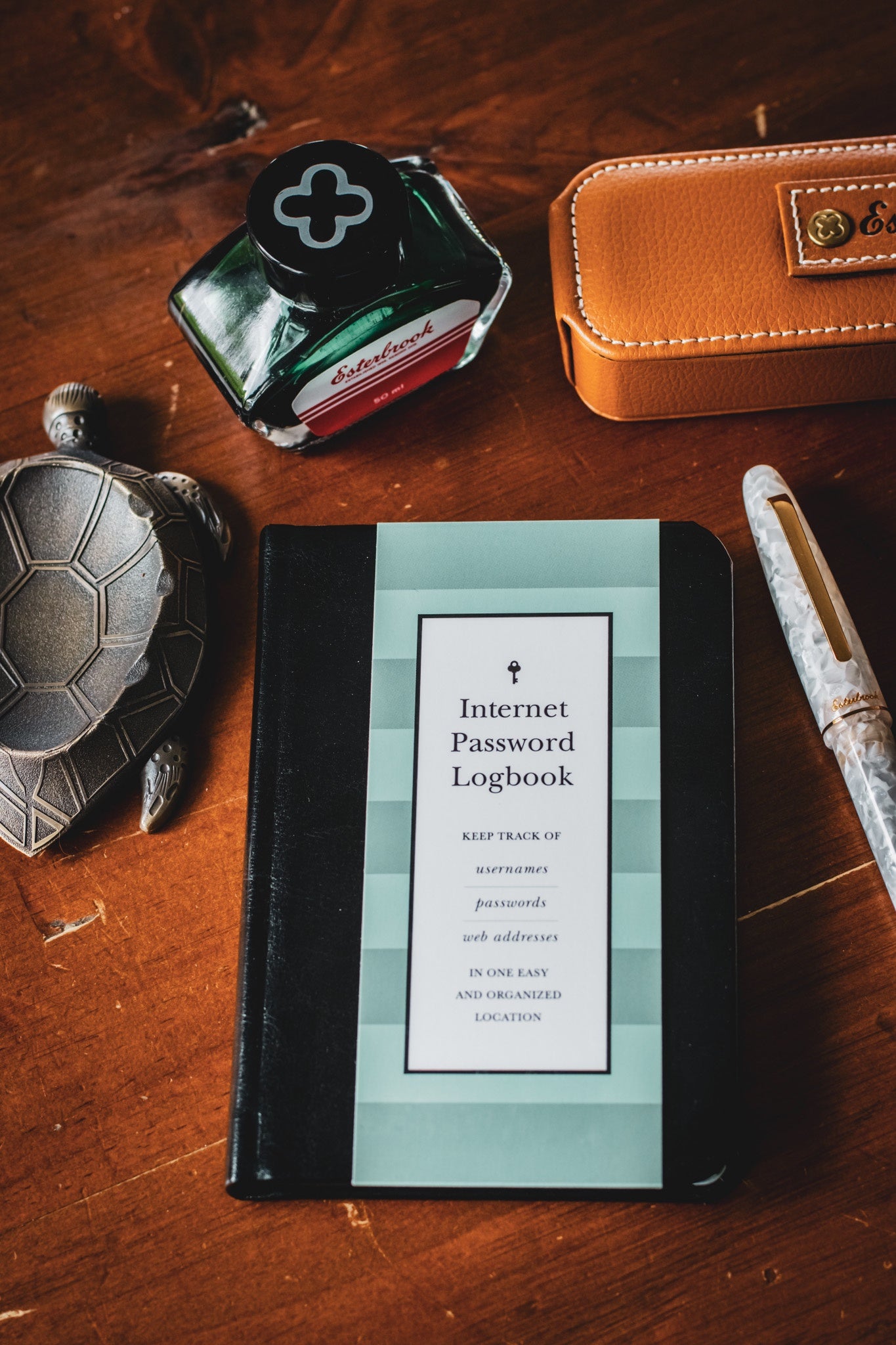 Internet Password Journal (Black Leatherette)