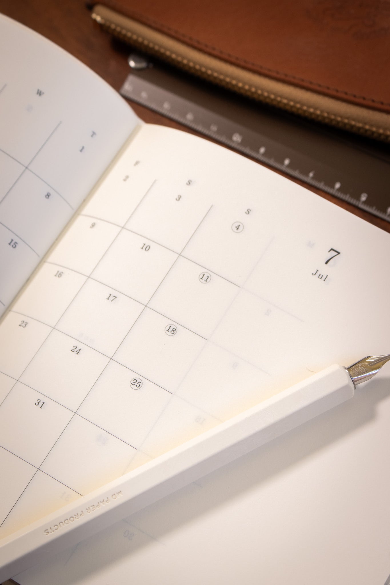MD: Diary A5 Square 2027 1Day 1Page