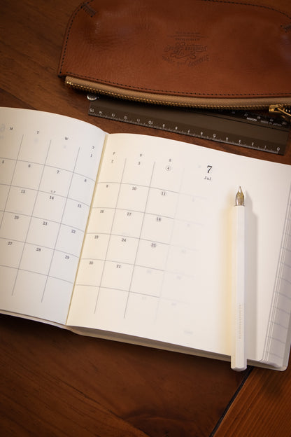 MD: Diary A5 Square 2027 1Day 1Page
