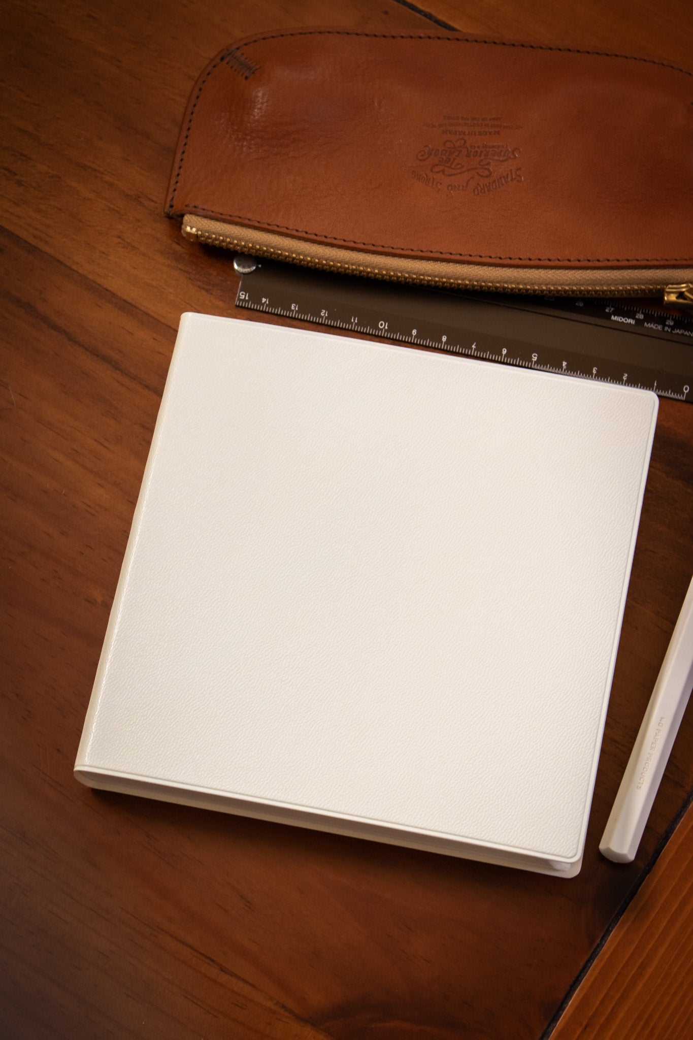 MD: Diary A5 Square 2027 1Day 1Page