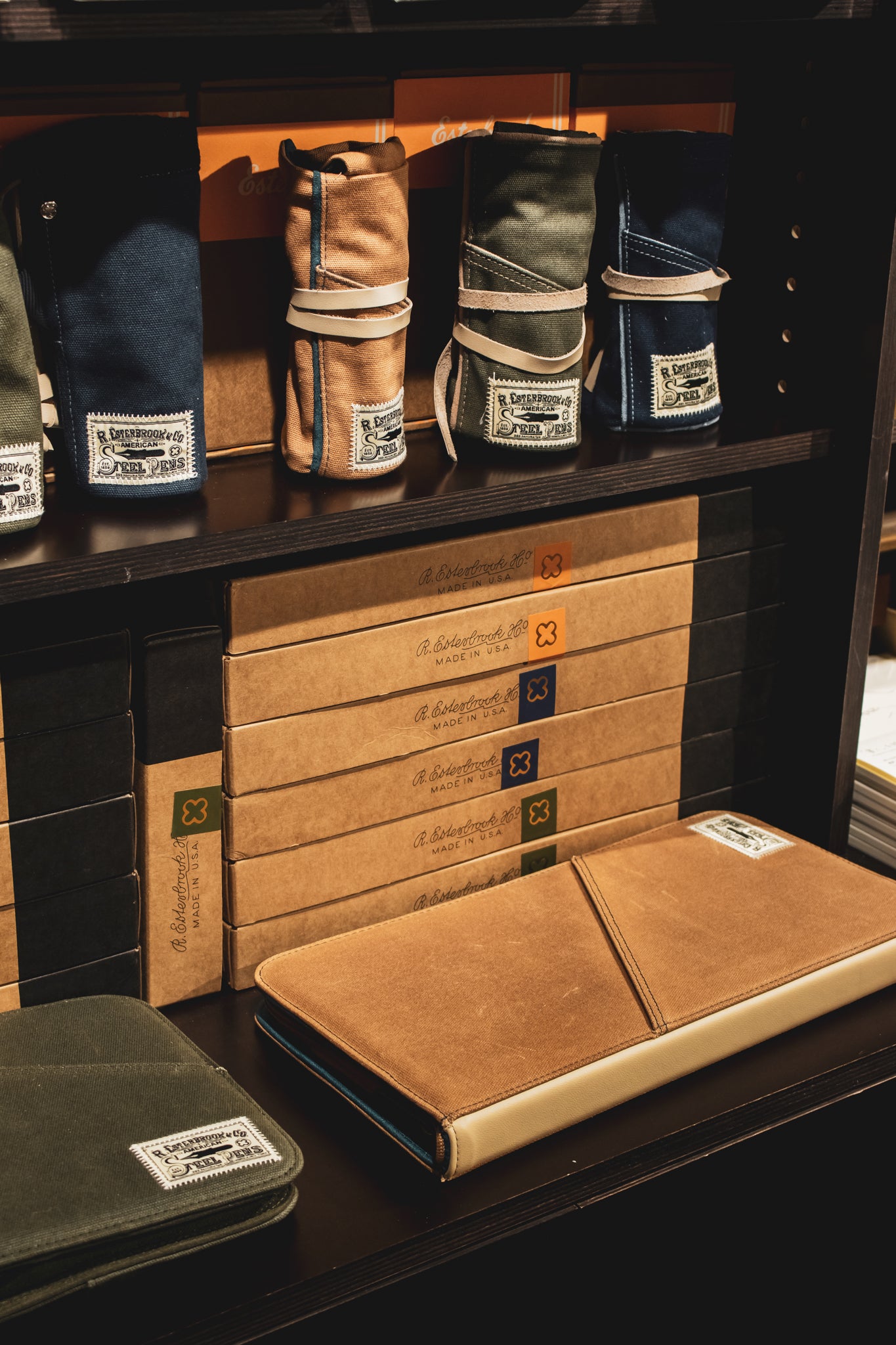 40 Pen Zipper Case - Tan