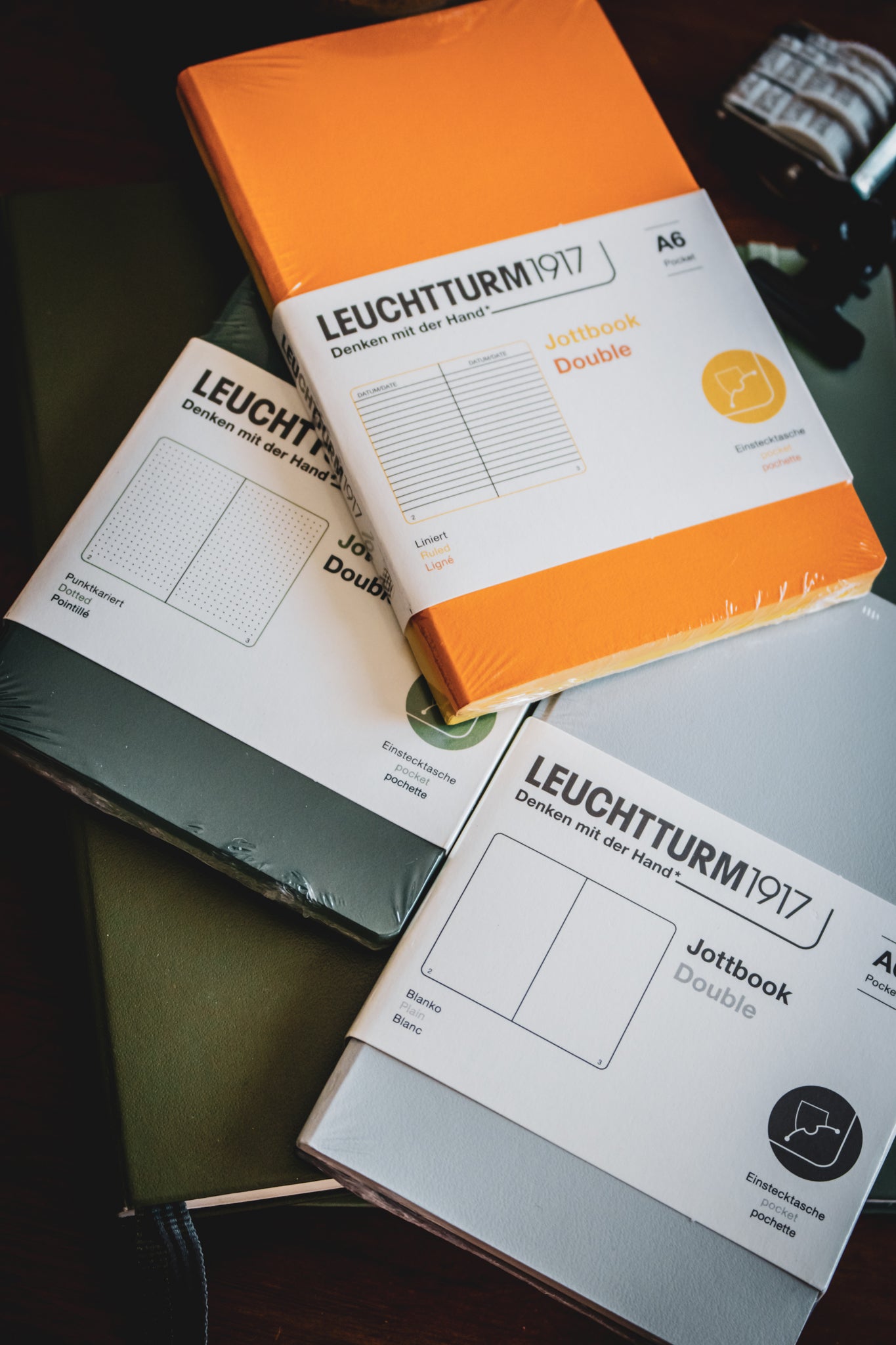 Jotbook Plain - Light Grey & Black