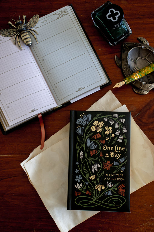 Nouveau One Line a Day: A Five-Year Memory Book