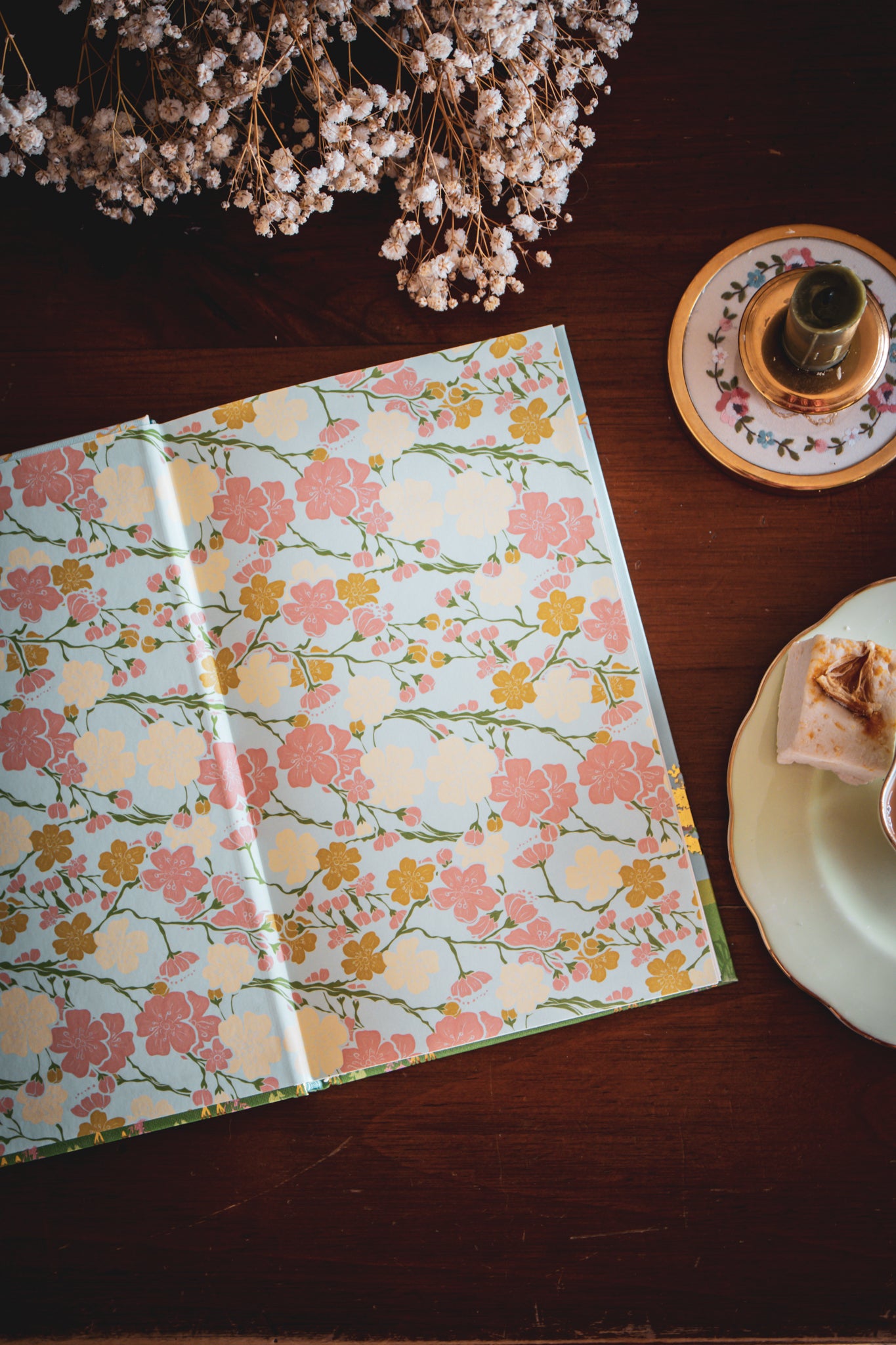 Sinister Spring (Hardcover)