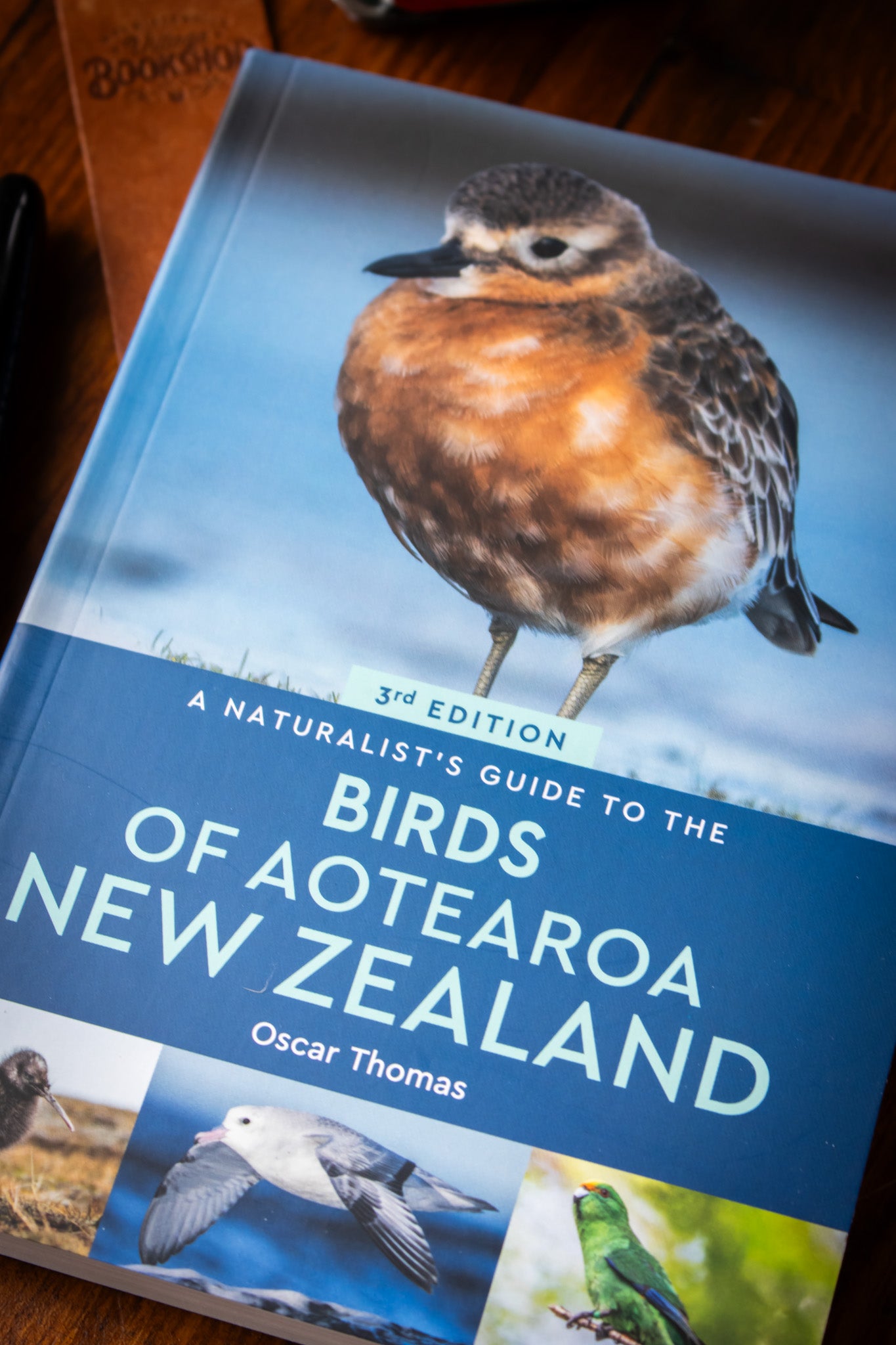 Naturalists Guide To The Birds Of Aotearoa New Zealand
