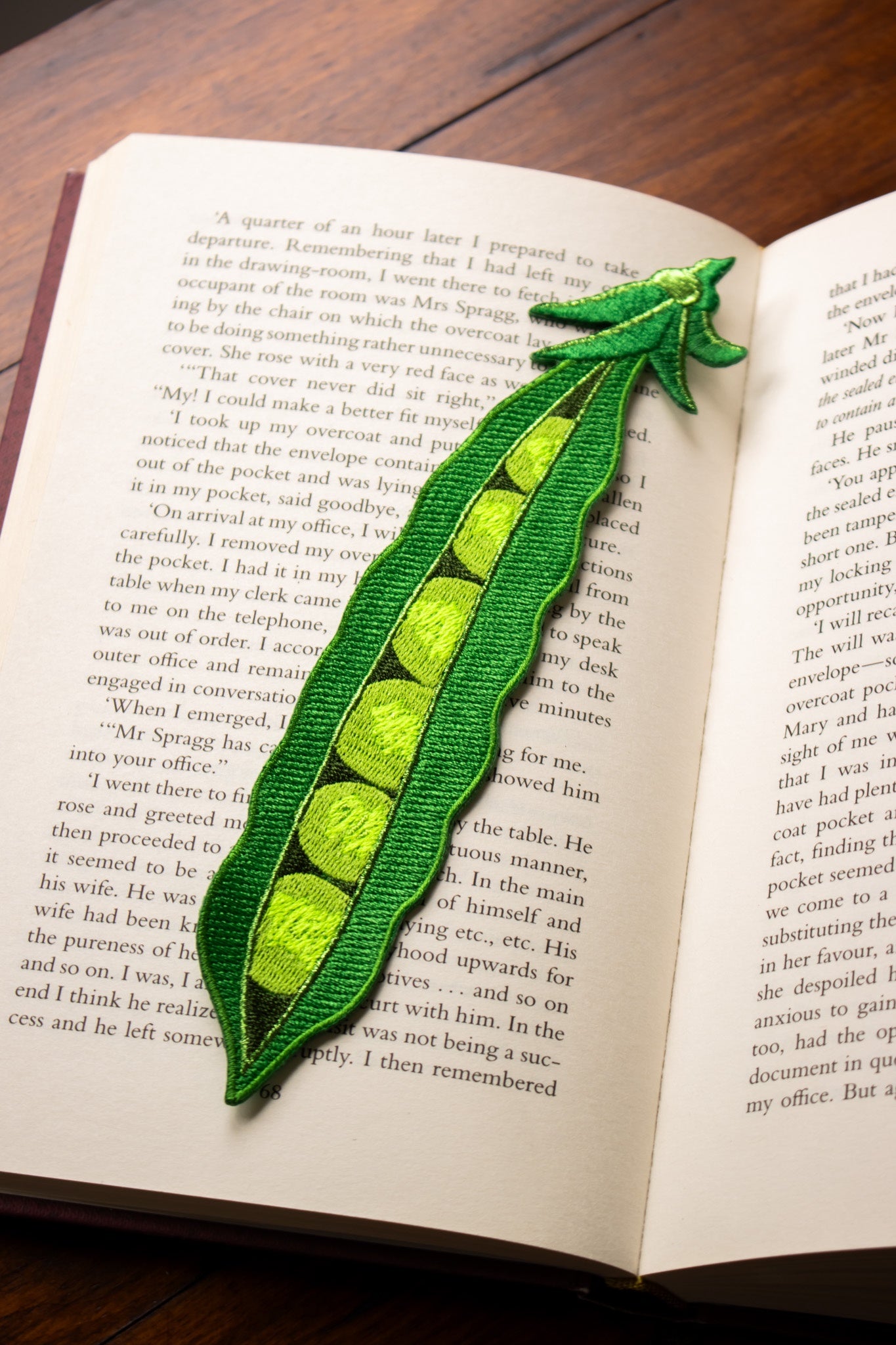 Embroidered Bookmark - Pea Pod