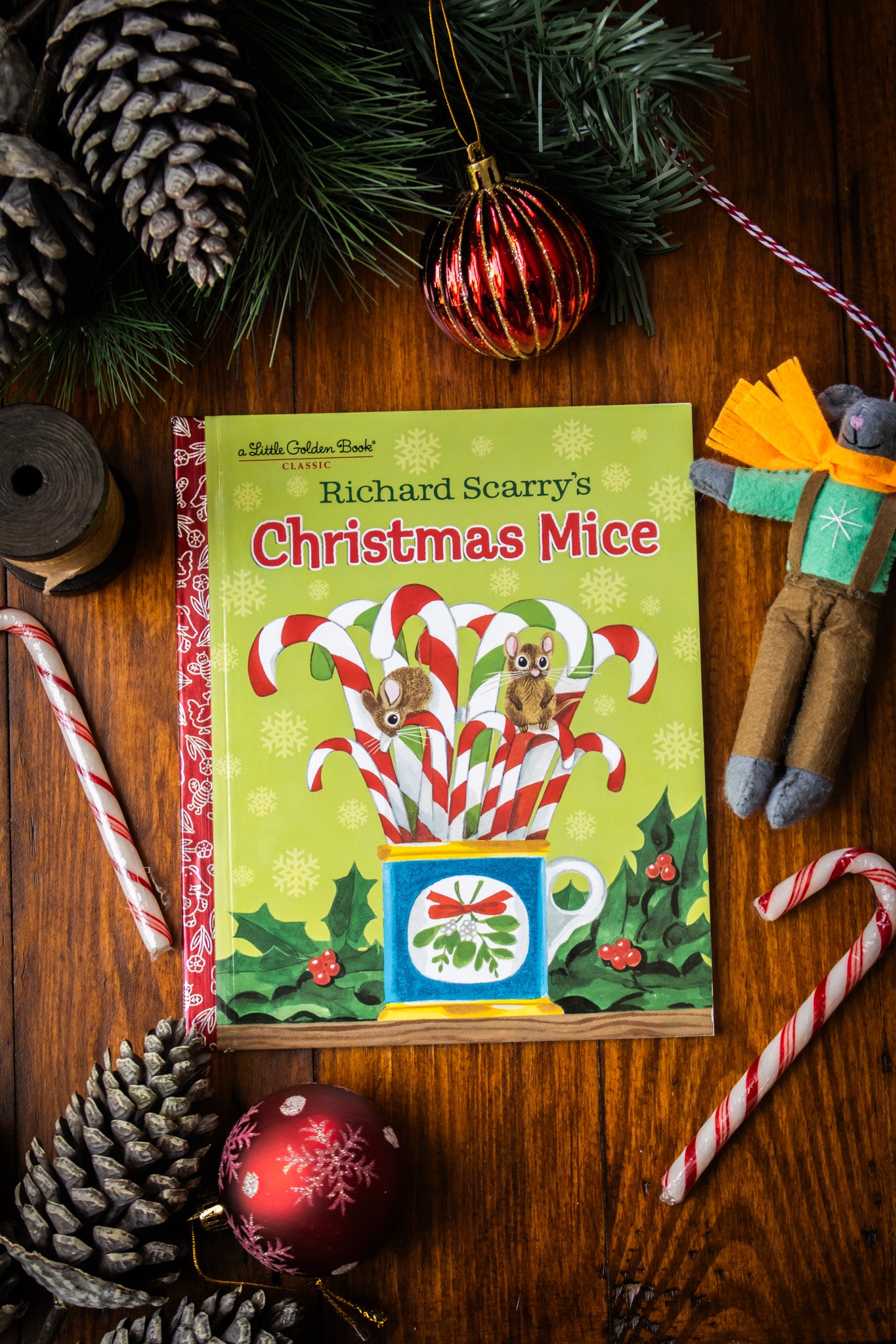 Richard Scarry's Christmas Mice