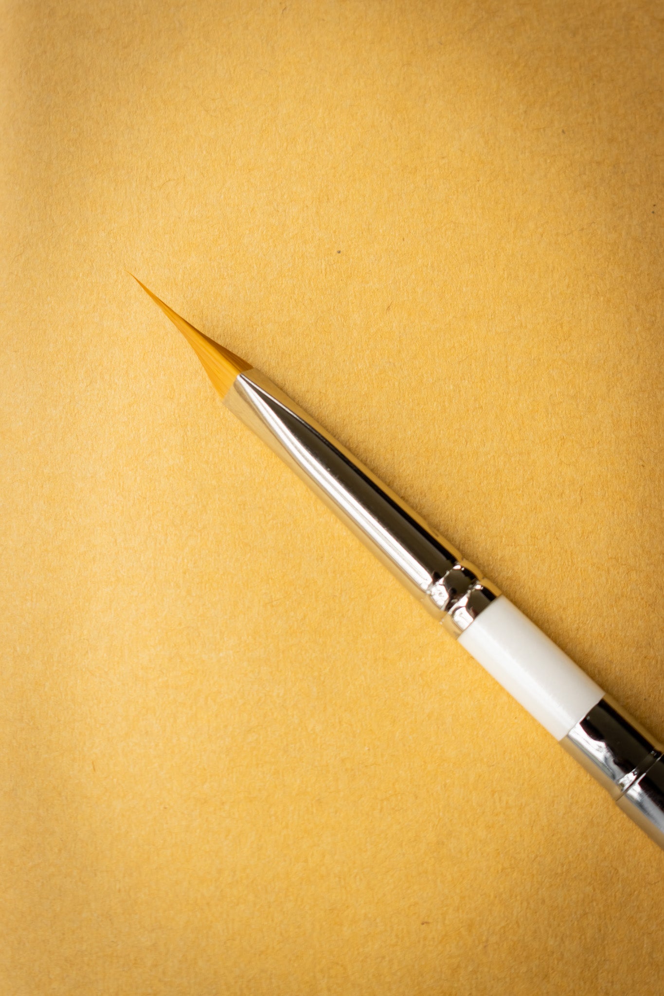 R18 Travel Brush, Triangular - SIZE 8