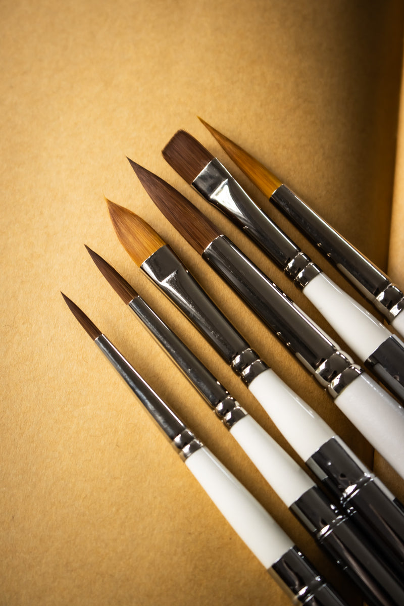 R27 Travel Brush, Pointed Round - SIZE 6