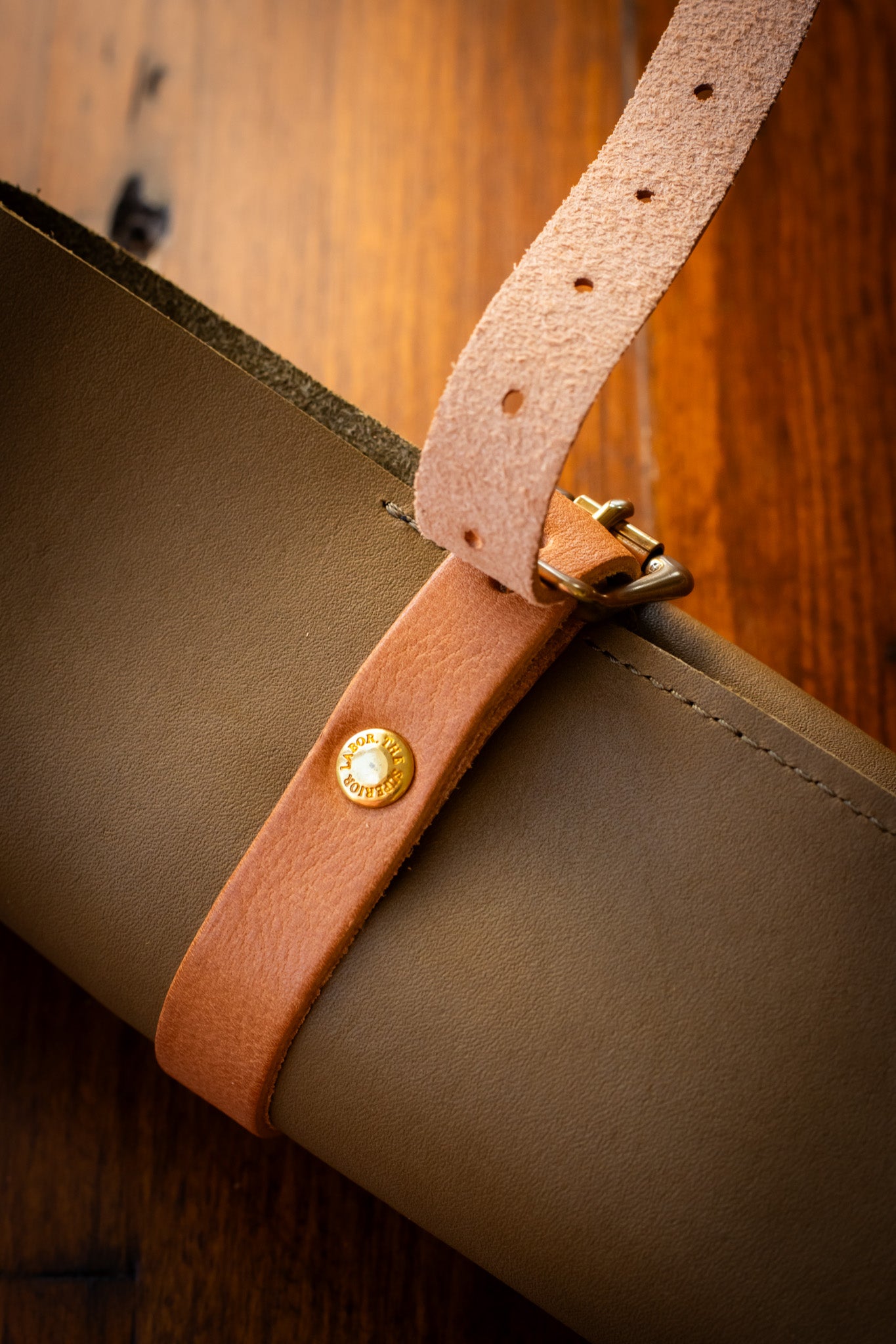Leather Pen Roll - Olive