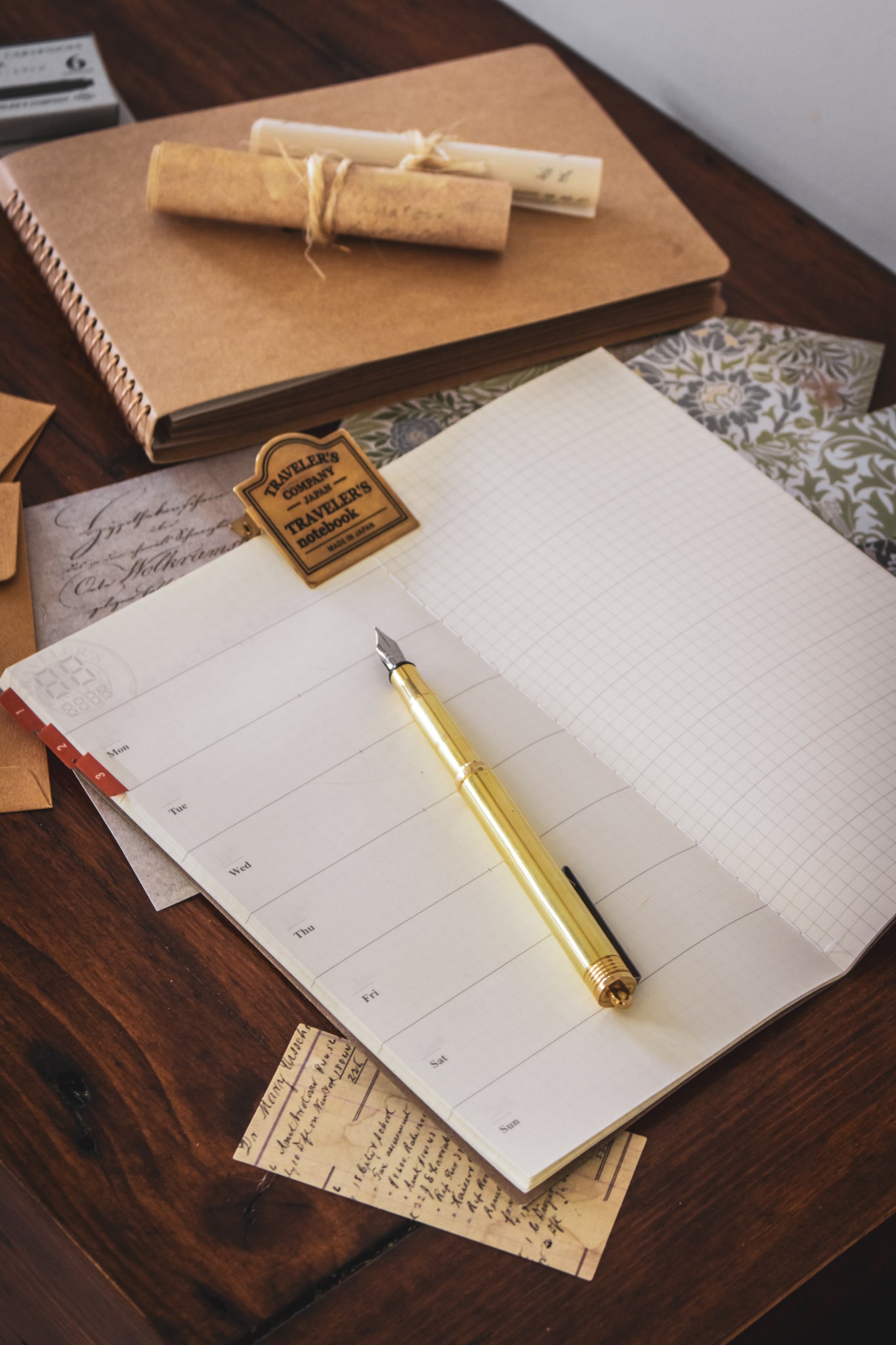 019 TRAVELER'S Free Diary - Weekly + Memo