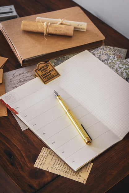 019 TRAVELER'S Free Diary - Weekly + Memo