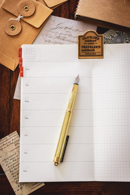 019 TRAVELER'S Free Diary - Weekly + Memo