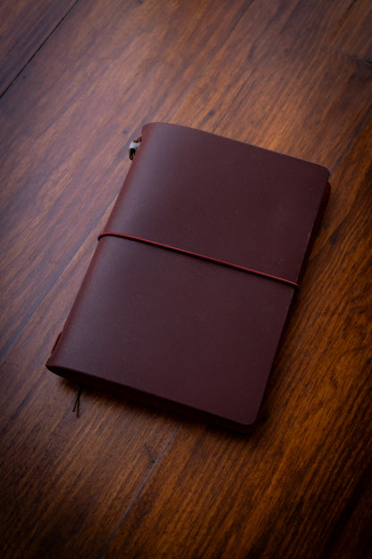 TRAVELER'S Notebook Leather Cover Passport - Red (Love & Trip)