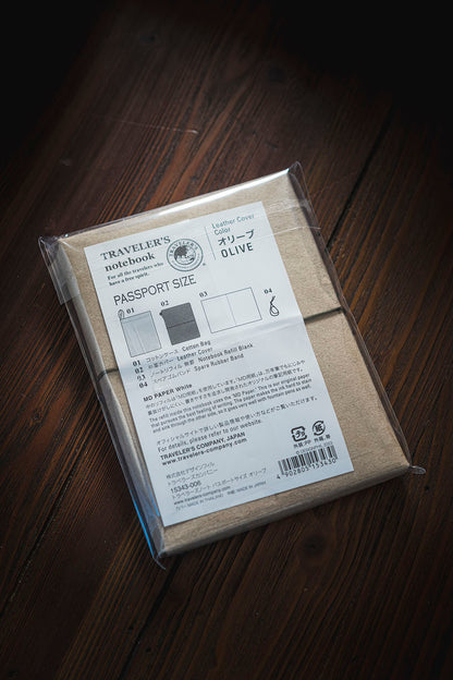 TRAVELER'S  Leather Cover - Olive (Passport)