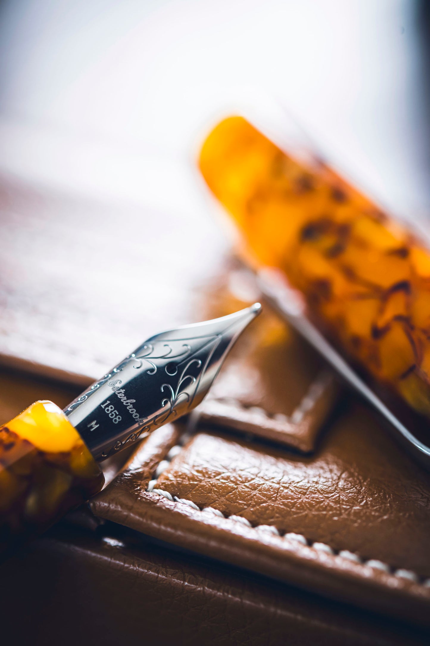 Estie - Honeycomb Chrome
