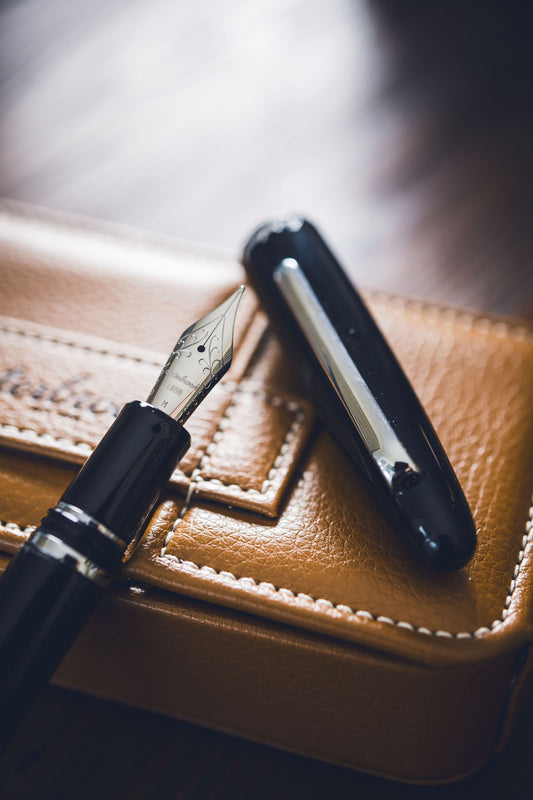 Estie Ebony - Chrome Trim