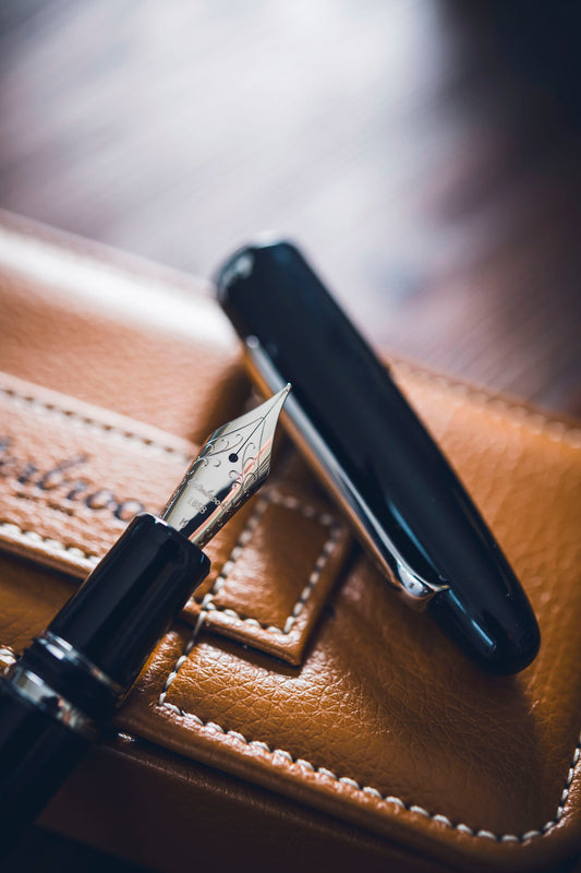 Estie Ebony - Chrome Trim