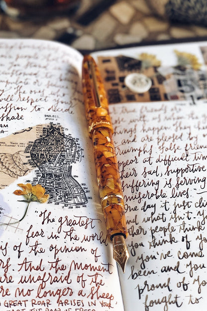 Estie Honeycomb - Gold Trim