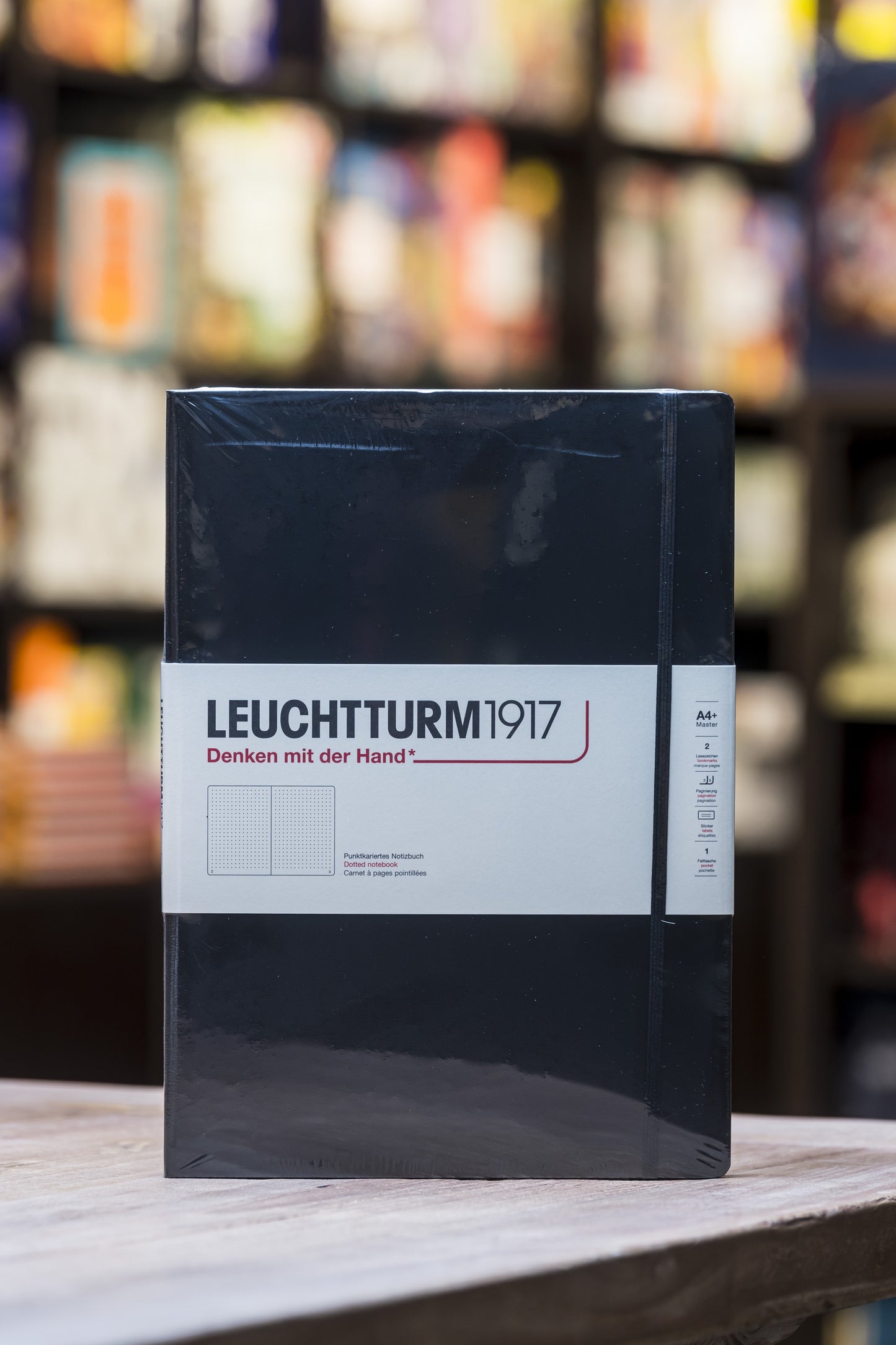 A4 Slim - Black Dotted